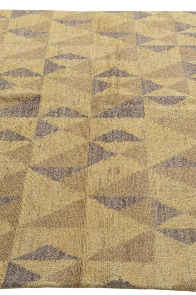 Detail image of 5' 7 x 8' Hand Knotted Darya Wool Rug