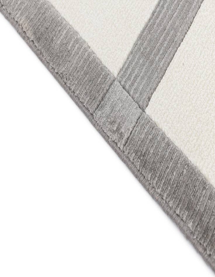 Detail image of 7' 10 x 9' 10  Hand Knotted Darya Wool Rug