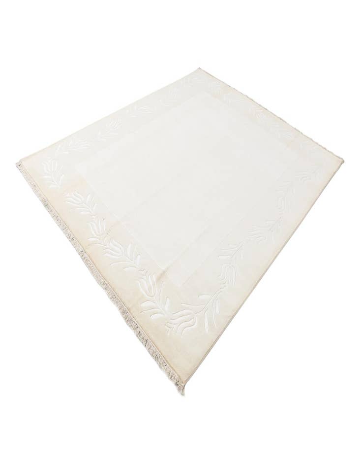 Detail image of 7' 9 x 10'  Hand Knotted Darya Wool Rug