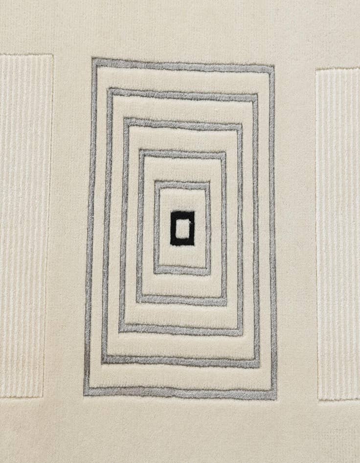 Detail image of 7' 10 x 9' 9  Hand Knotted Darya Wool Rug