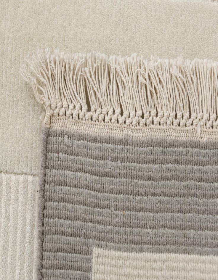 Detail image of 7' 10 x 9' 9  Hand Knotted Darya Wool Rug