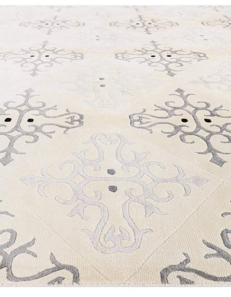 Detail image of 8' 1 x 11' 3  Hand Knotted Darya Wool Rug