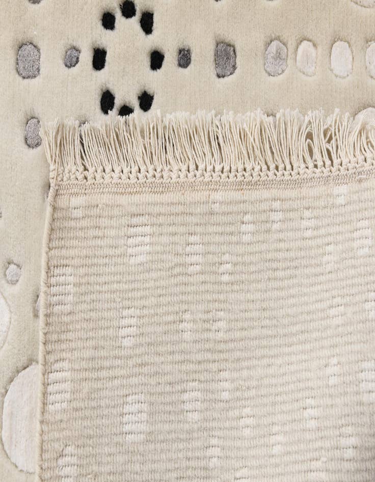 Detail image of 8' 2 x 11' 5  Hand Knotted Darya Wool Rug