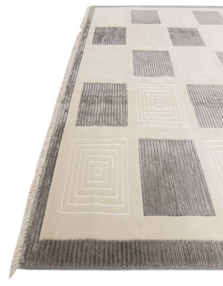 Detail image of 6' 6 x 9' 4  Hand Knotted Darya Wool Rug