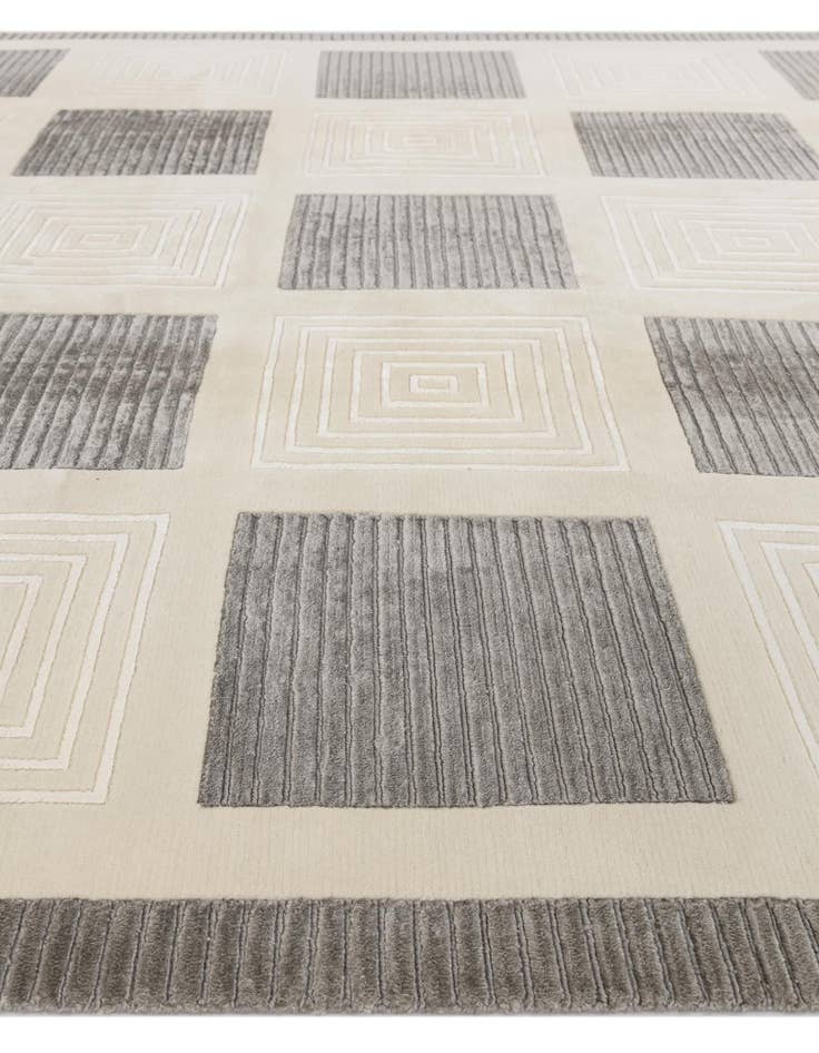 Detail image of 6' 6 x 9' 4  Hand Knotted Darya Wool Rug