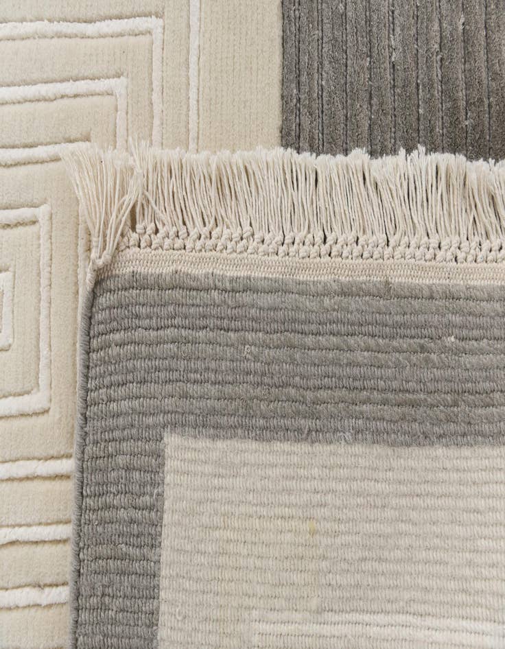 Detail image of 6' 6 x 9' 4  Hand Knotted Darya Wool Rug