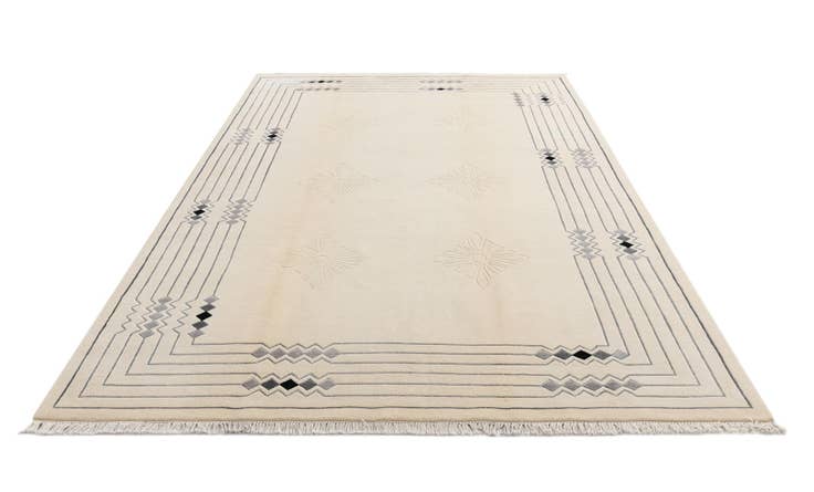 Detail image of 6' 6 x 9' 11 Hand Knotted Darya Wool Rug