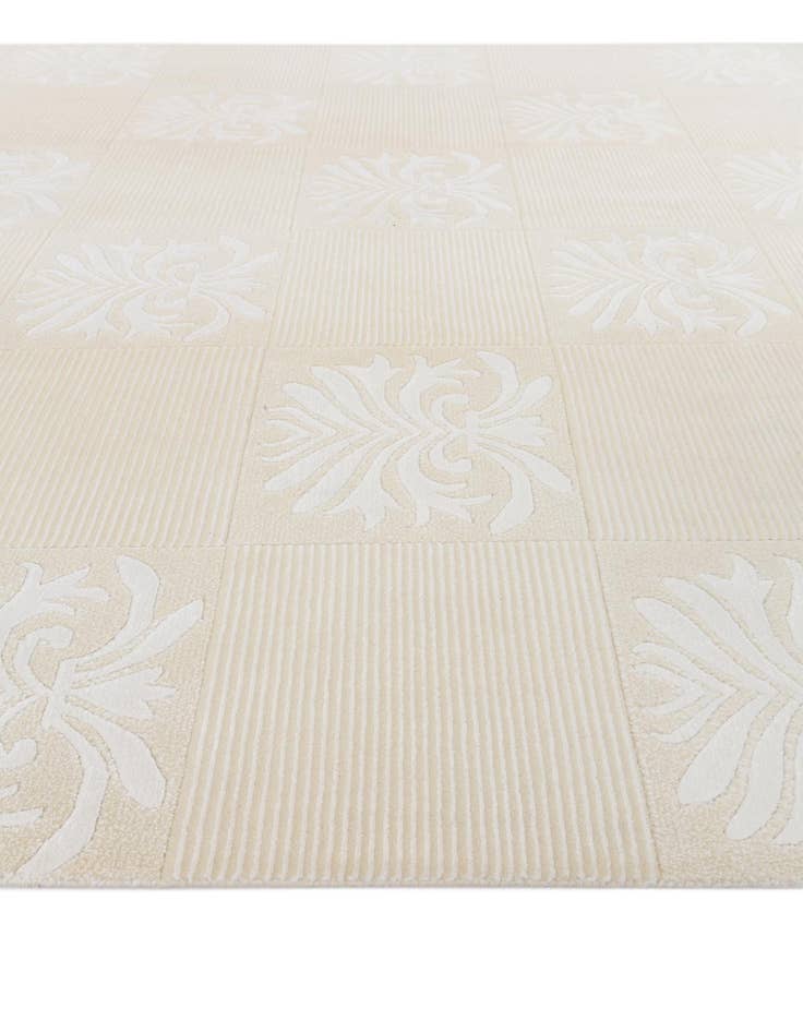 Detail image of 6' 8 x 9' 8 Hand Knotted Darya Wool Rug