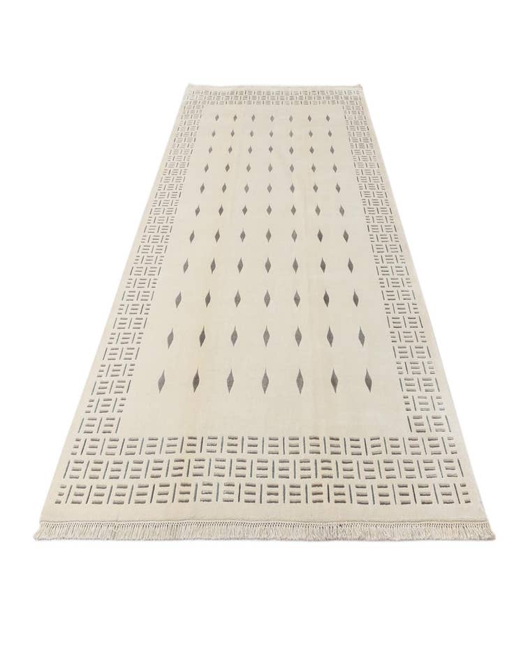 Detail image of 6' 8 x 9' 10  Hand Knotted Darya Wool Rug