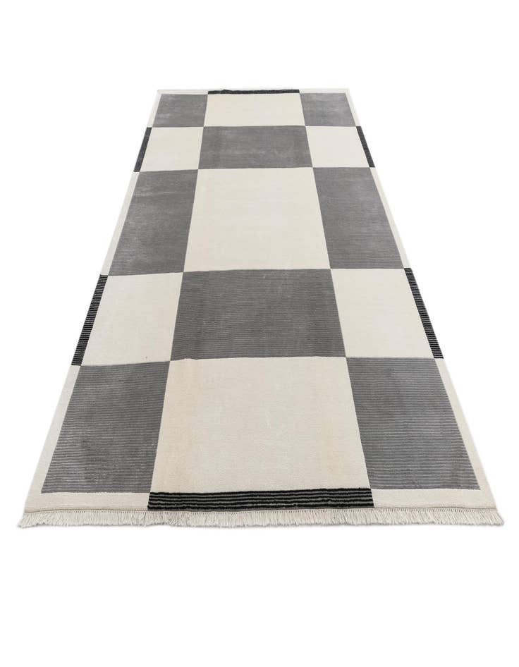 Detail image of 6' 11 x 9' 5  Hand Knotted Darya Wool Rug