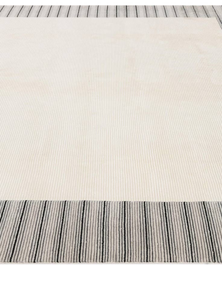 Detail image of 7' 9 x 9' 9  Hand Knotted Darya Wool Rug