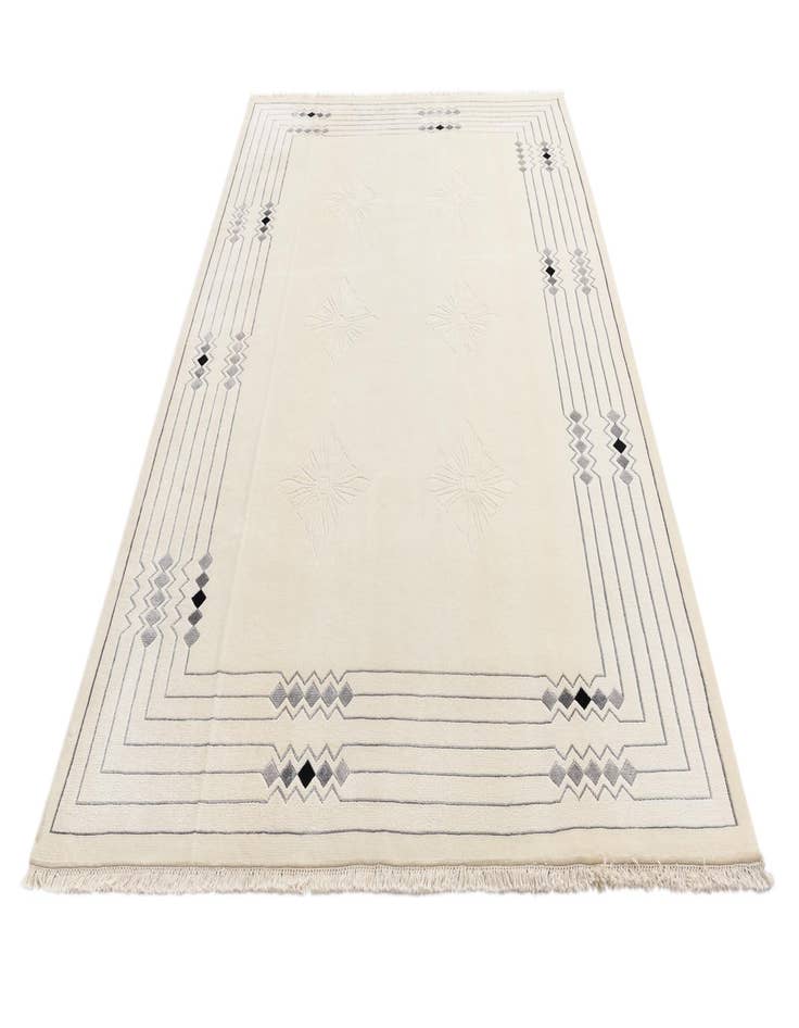 Detail image of 6' 11 x 9' 5  Hand Knotted Darya Wool Rug