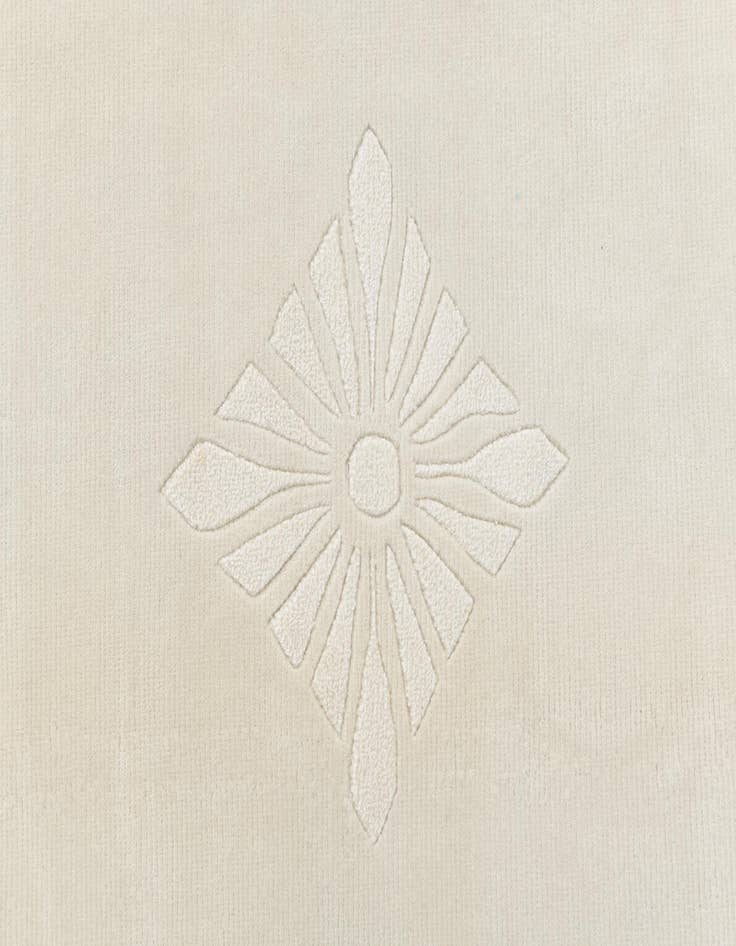 Detail image of 6' 11 x 9' 5  Hand Knotted Darya Wool Rug