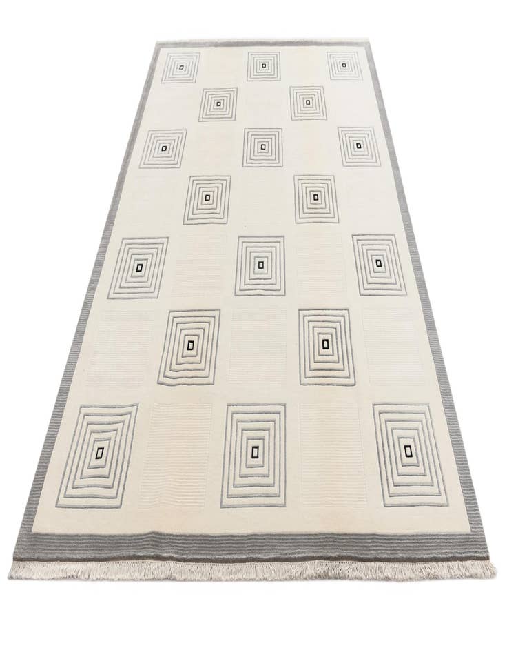 Detail image of 6' 11 x 9' 10  Hand Knotted Darya Wool Rug