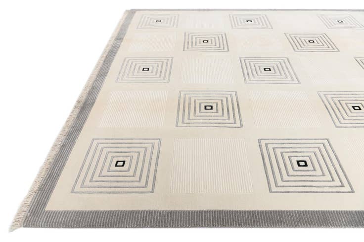 Detail image of 6' 11 x 9' 10 Hand Knotted Darya Wool Rug
