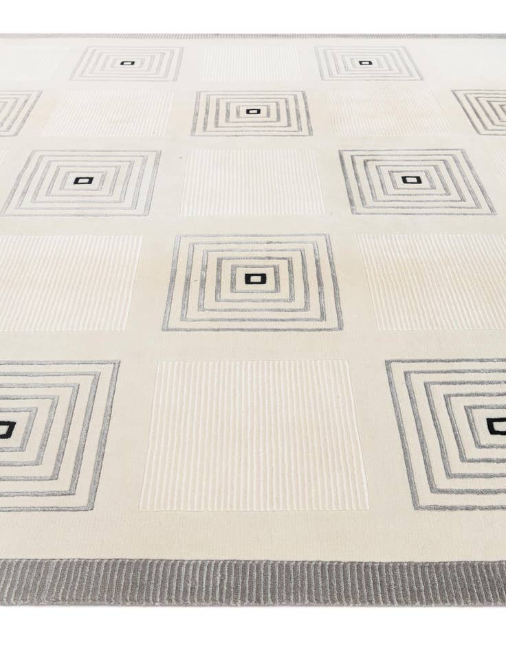 Detail image of 6' 11 x 9' 10  Hand Knotted Darya Wool Rug