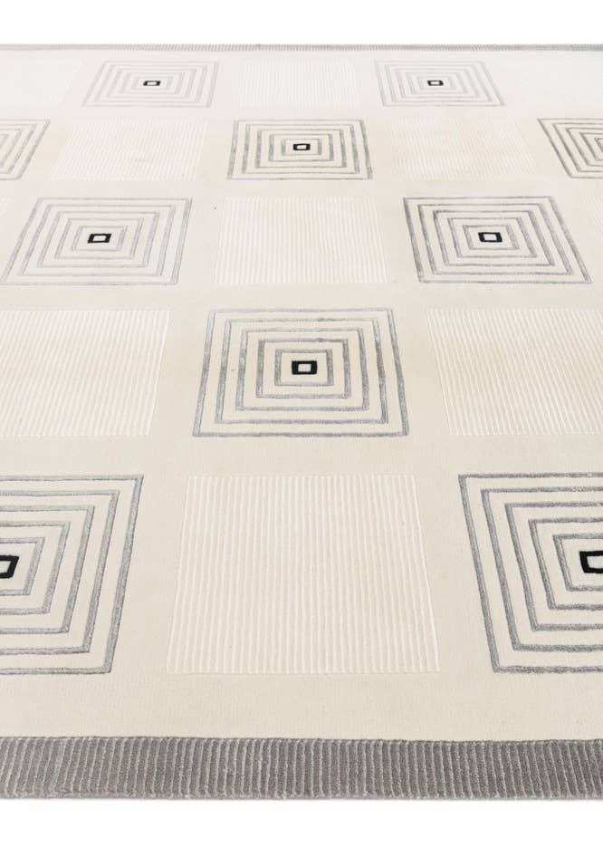 Detail image of 6' 11 x 9' 10 Hand Knotted Darya Wool Rug