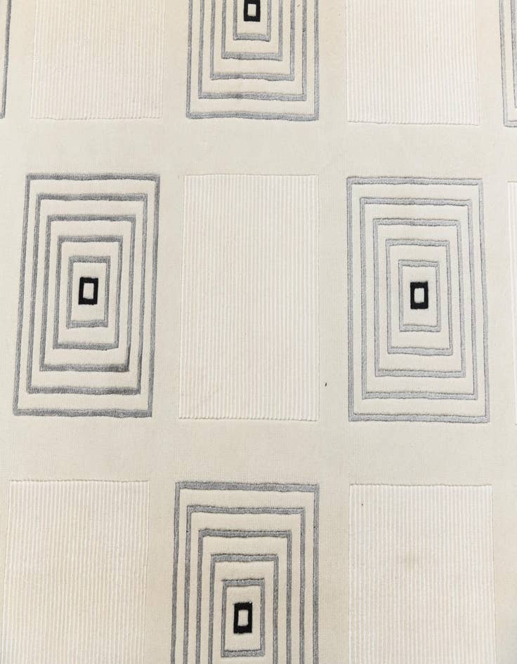 Detail image of 6' 11 x 9' 10  Hand Knotted Darya Wool Rug