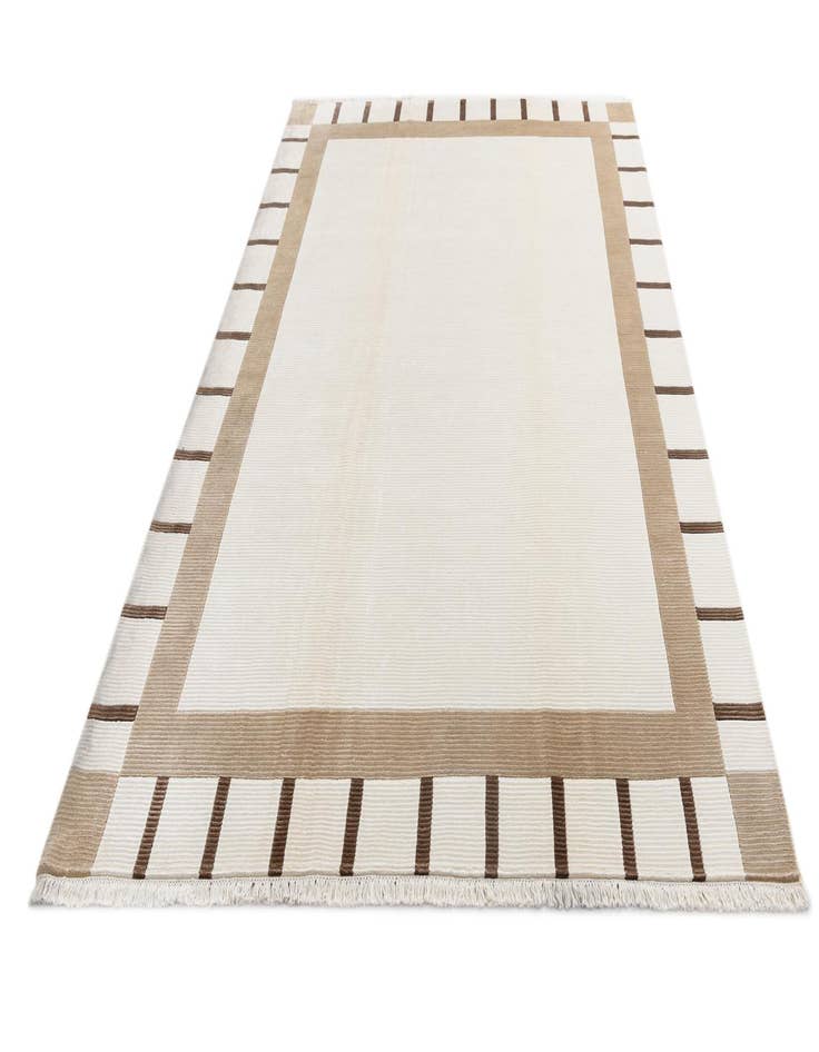 Detail image of 6' 11 x 9' 6  Hand Knotted Darya Wool Rug