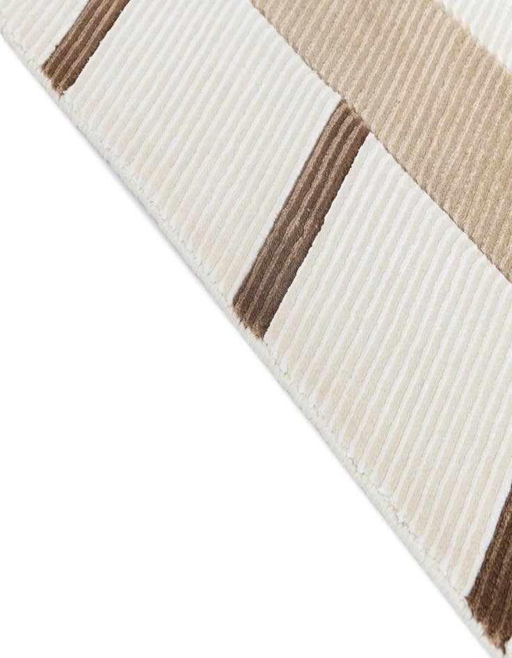 Detail image of 6' 11 x 9' 6  Hand Knotted Darya Wool Rug