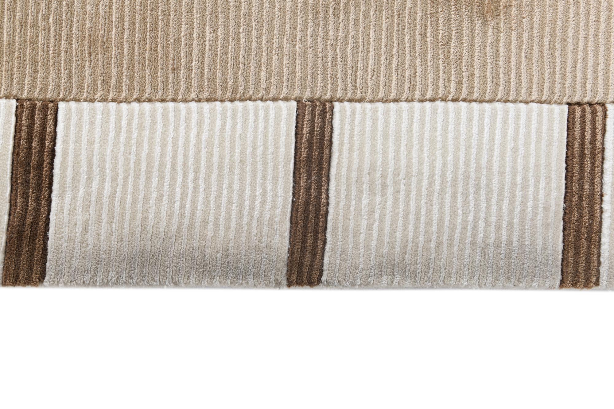 6' 11 x 9' 6 Hand Knotted Darya Wool Rug