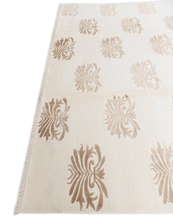 Detail image of 6' 6 x 9' 11  Hand Knotted Darya Wool Rug