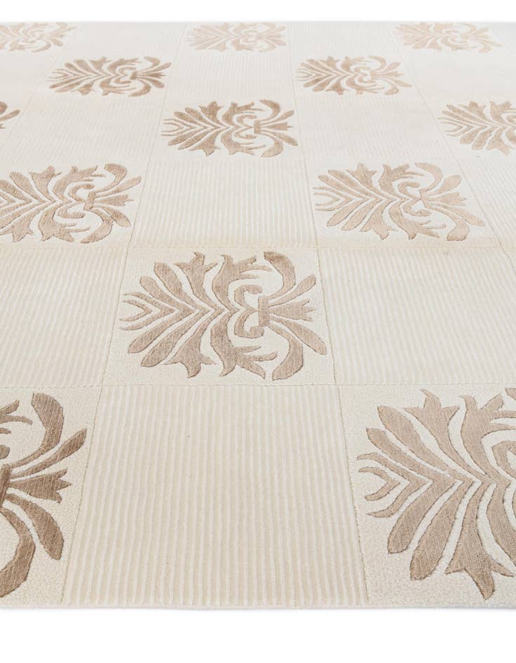 Detail image of 6' 6 x 9' 11  Hand Knotted Darya Wool Rug