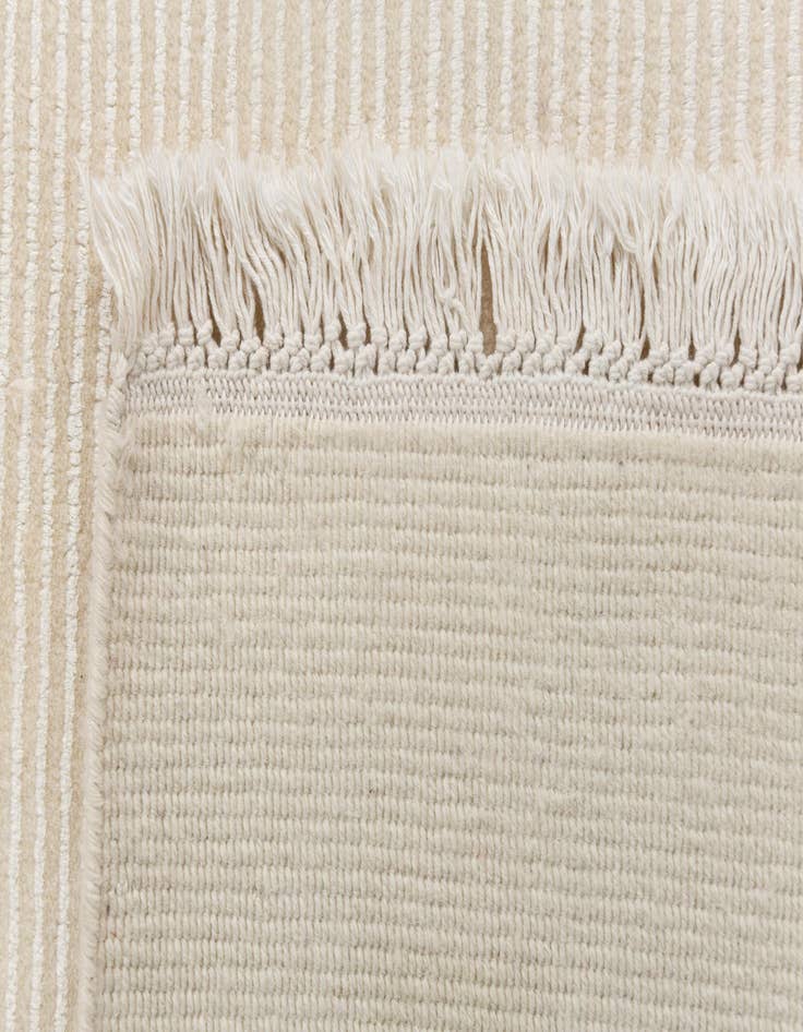 Detail image of 6' 10 x 9' 5  Hand Knotted Darya Wool Rug