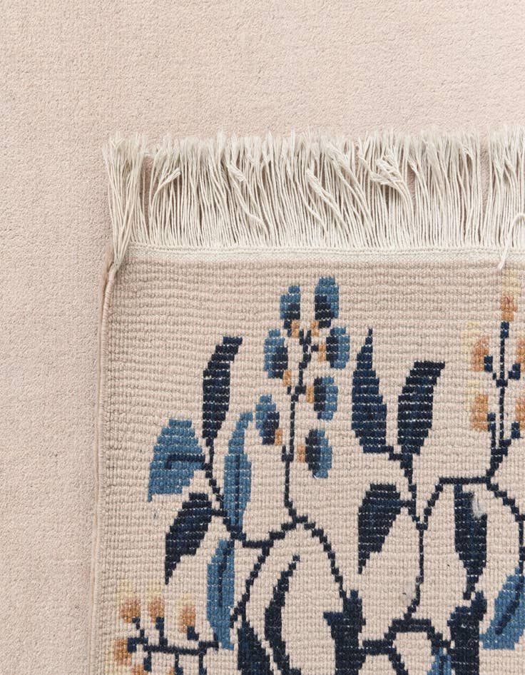 Detail image of 6' 2 x 9' 2  Hand Knotted Darya Wool Rug