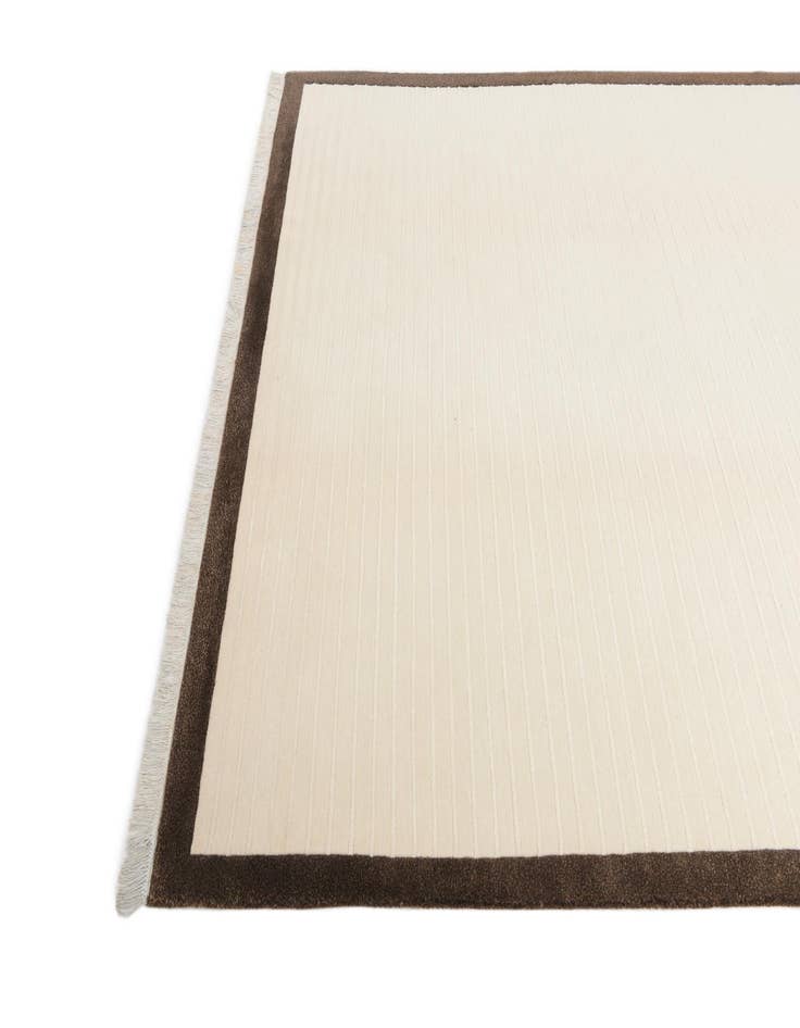 Detail image of 6' 7 x 9' 11  Hand Knotted Darya Wool Rug