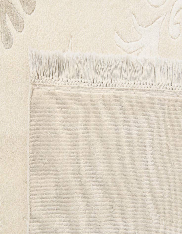 Detail image of 6' 9 x 9' 11  Hand Knotted Darya Wool Rug