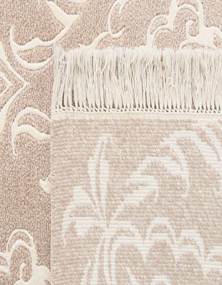 Detail image of 6' 10 x 9' 9  Hand Knotted Darya Wool Rug