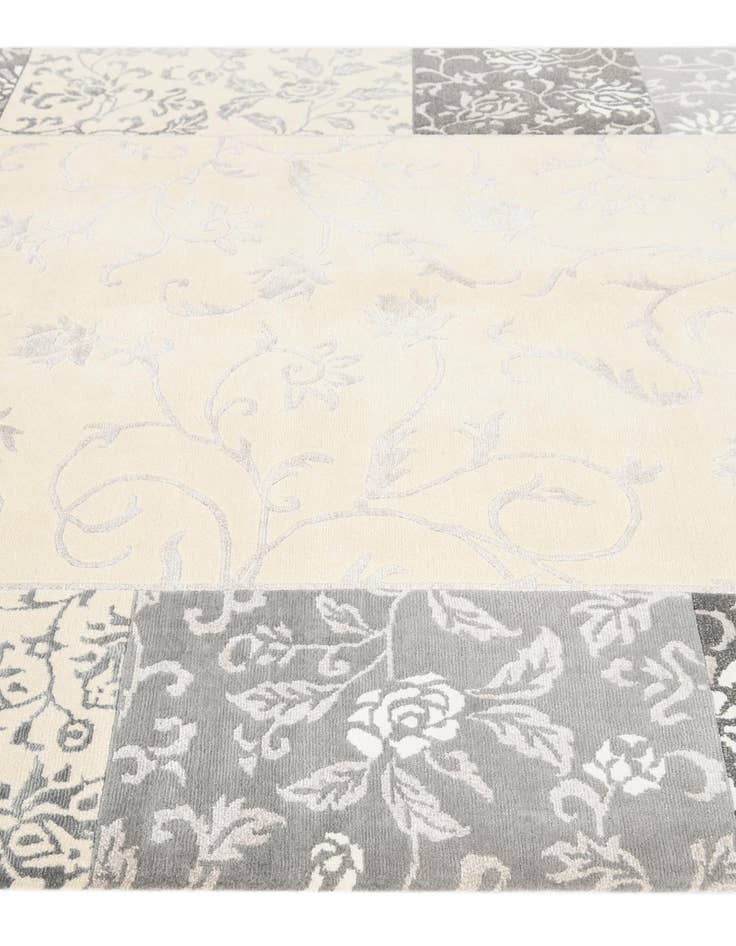 Detail image of 6' 8 x 10' 5  Hand Knotted Darya Wool Rug