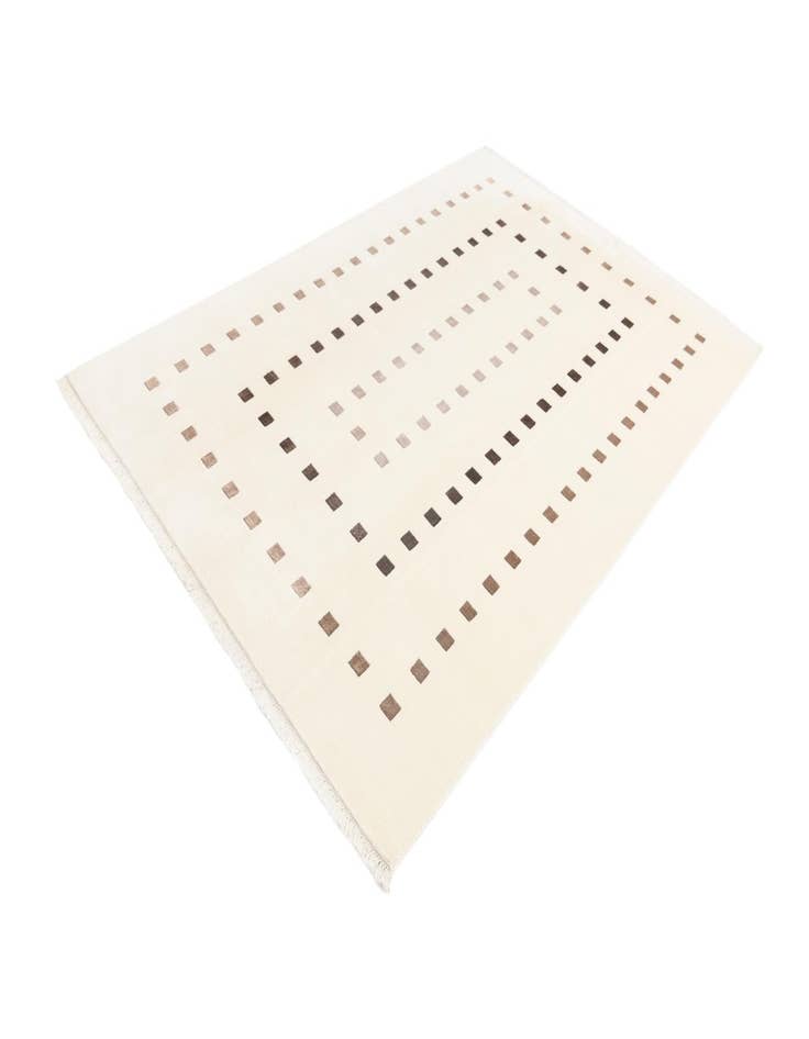 Detail image of 6' 7 x 9' 11  Hand Knotted Darya Wool Rug