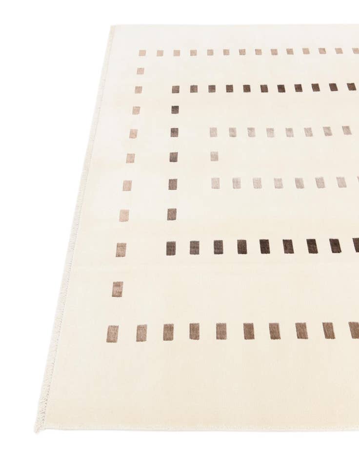 Detail image of 6' 7 x 9' 11  Hand Knotted Darya Wool Rug