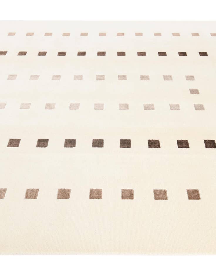 Detail image of 6' 7 x 9' 11  Hand Knotted Darya Wool Rug