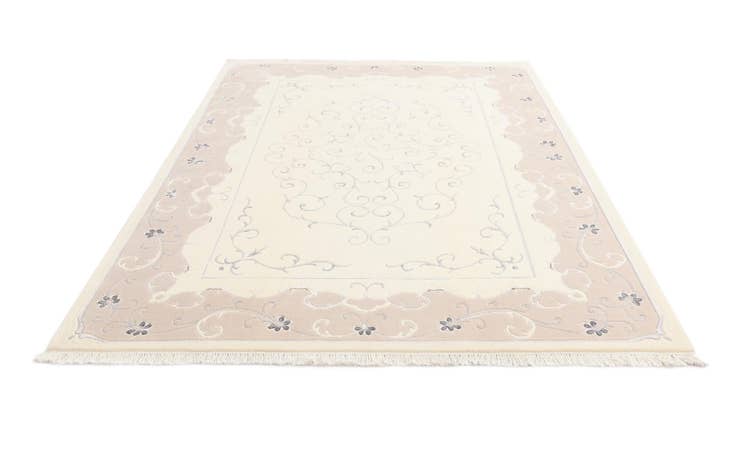 Detail image of 6' 7 x 9' 9 Hand Knotted Darya Wool Rug