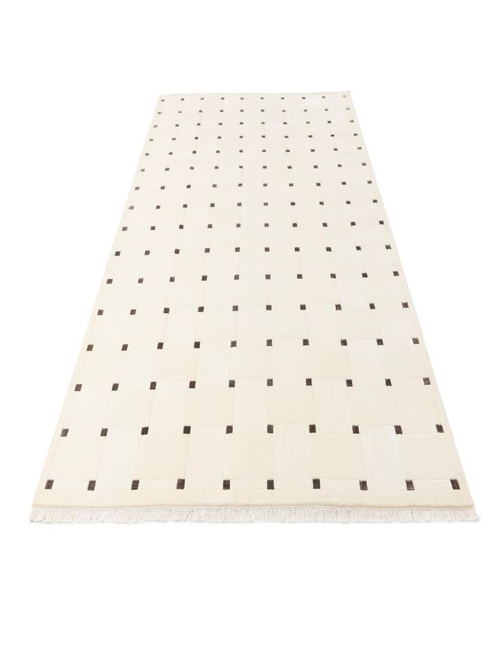 Detail image of 6' 6 x 9' 11  Hand Knotted Darya Wool Rug