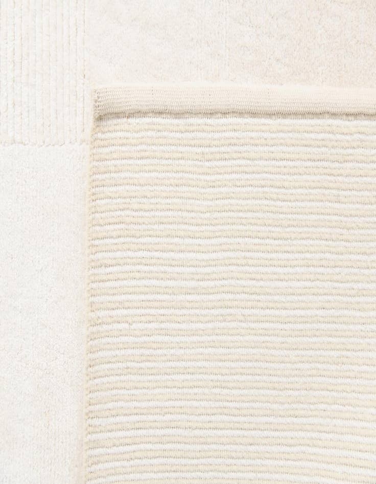 Detail image of 6' 7 x 9' 10  Hand Knotted Darya Wool Rug