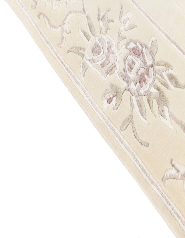 Detail image of 2' 8 x 4' 7 Hand Knotted Darya Wool Rug