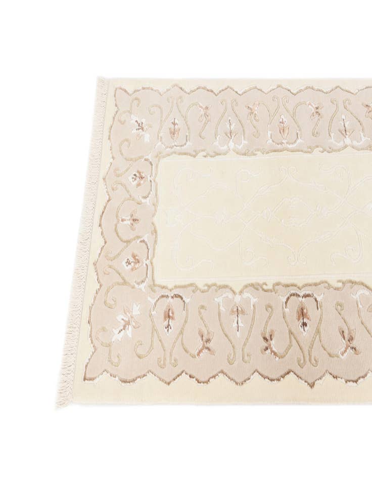 Detail image of 2' 10 x 4' 11  Hand Knotted Darya Wool Rug