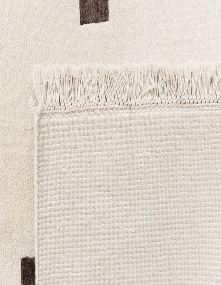 Detail image of 6' 7 x 10'  Hand Knotted Darya Wool Rug