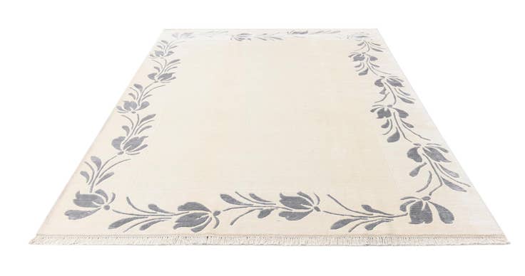 Detail image of 6' 7 x 9' 10 Hand Knotted Darya Wool Rug