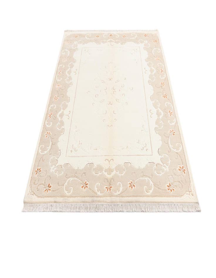 Detail image of 4' 11 x 6' 11  Hand Knotted Darya Wool Rug