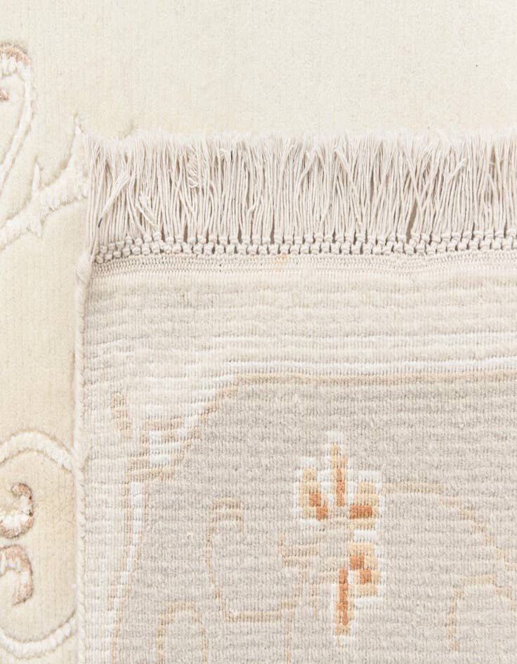 Detail image of 4' 11 x 6' 11  Hand Knotted Darya Wool Rug
