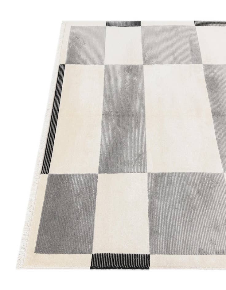 Detail image of 4' 11 x 6' 7  Hand Knotted Darya Wool Rug