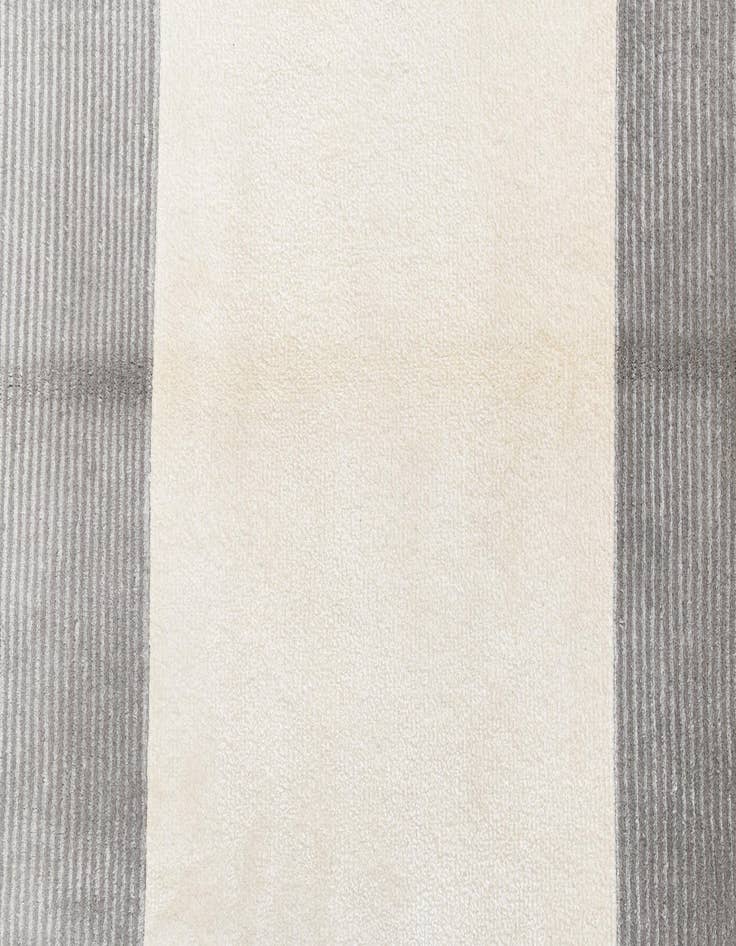 Detail image of 4' 11 x 6' 7  Hand Knotted Darya Wool Rug