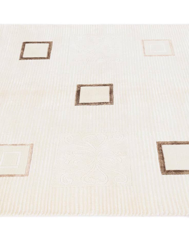 Detail image of 4' 11 x 6' 7  Hand Knotted Darya Wool Rug