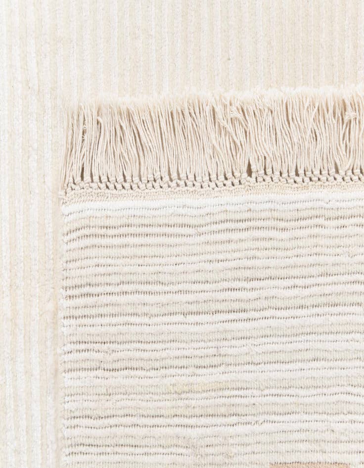 Detail image of 4' 11 x 6' 7  Hand Knotted Darya Wool Rug