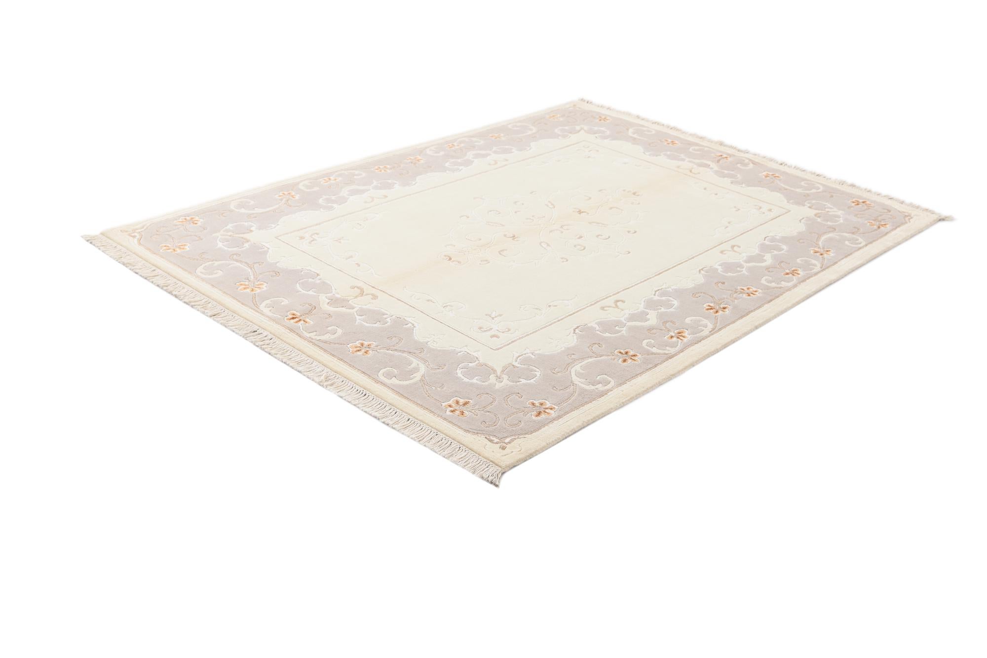 4' 11 x 6' 10 Hand Knotted Darya Wool Rug